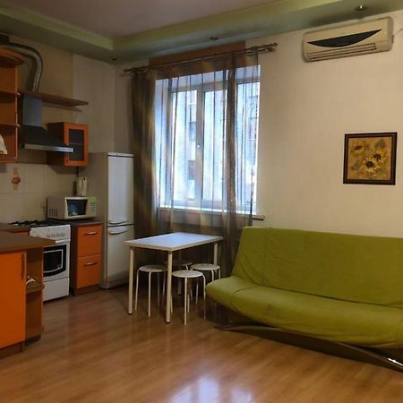 Квартира-Студия На Котляра Kharkiv Eksteriør billede